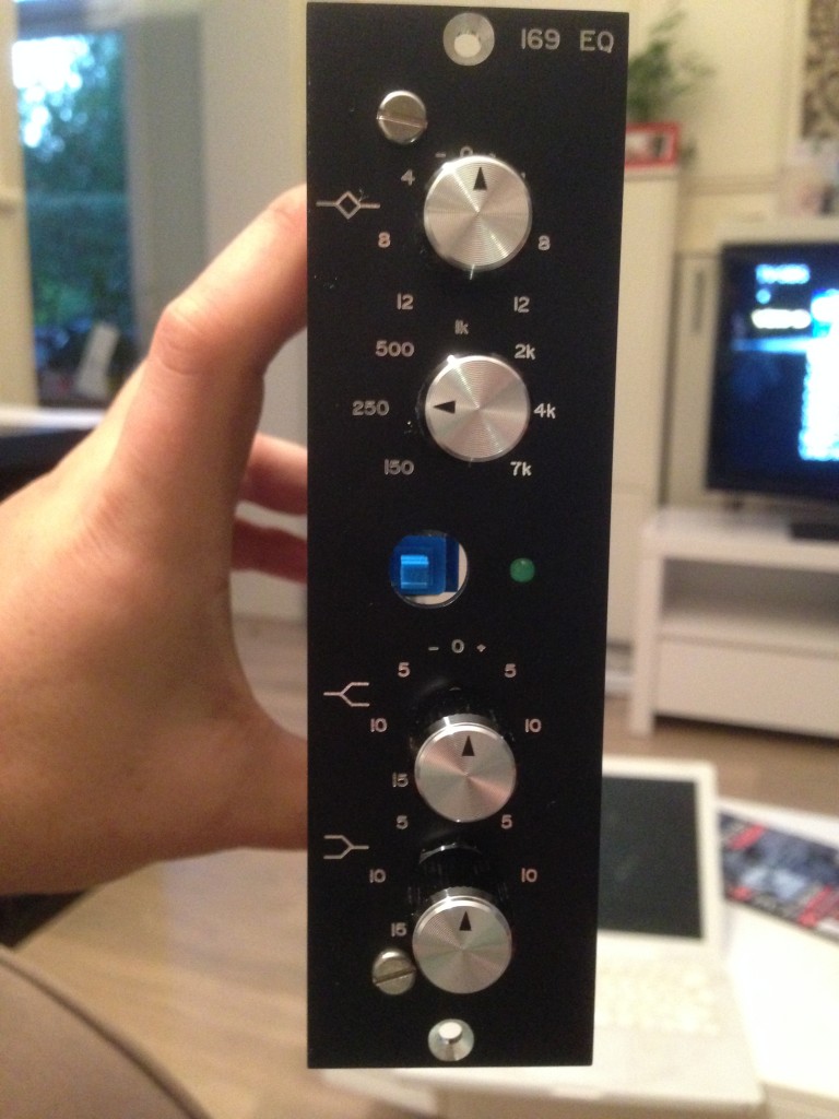 Mounted the frontpanel…jup, something's not quite right..